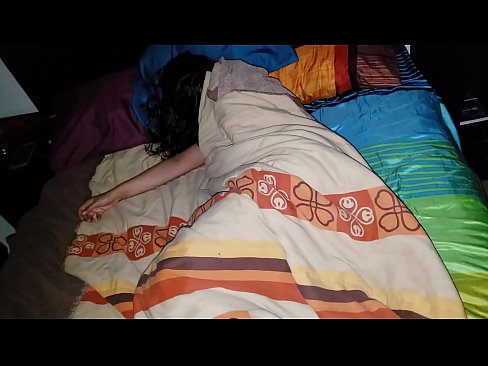 ❤️ Semeordea bere amaorde gazteari errieta egiten dio lo egiten duen bitartean. ❤ Porno ederra pornoan eu.sex-porntube.ru ❌️❤